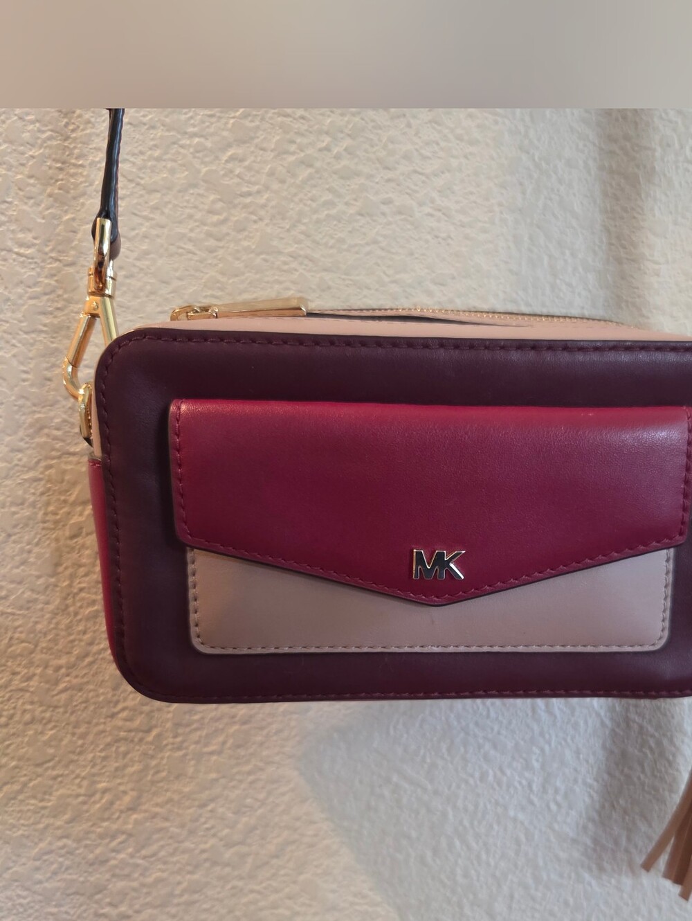 Michael Kors crossbodies sm pocket camera bag